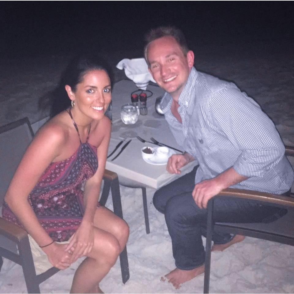 Smiling in the wind in Aruba!  Dinner on the beach didn't suck.