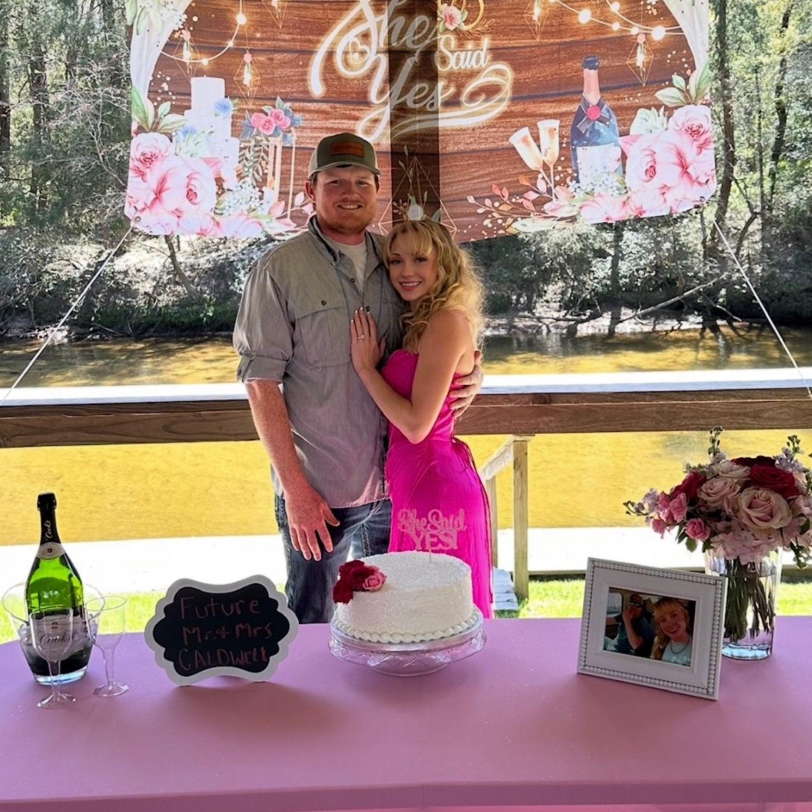 I got my own surprise “she said yes” party!!! I'm so thankful for all the love I have around me!! Thank y'all 💗