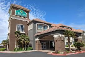 The Wedding Website of Stevie Santana and Dylan Farquhar