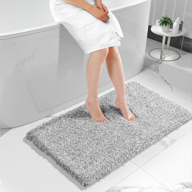 Yimobra Luxury Fluffy Bath Rugs, 47"x 24", Soft Plush Bath Mats for Bathroom Non Slip, Water Absorbent Bath Mat, Quick Dry, Machine Washable, Thick Bath Runner, Tub and Shower, Light Gray & White