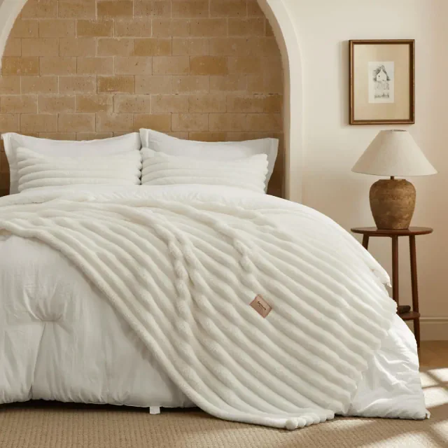 Bedsure Gentlesoft™ 2-in-1 Queen Comforter Set and Detachable Fluffy Blanket, Cream White Bedding Set for All Season Use, SnapTech Design for Space Sa