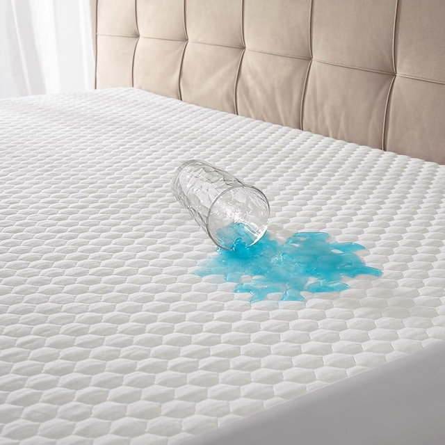 Ohgeni Waterproof Mattress Protector, Queen Size, Fitted Sheet with Stretchable Pockets, Deep Sleep Noiseless Soft. Breathable Cooling Hypoallergenic Material, Mattresses Cover for Bed