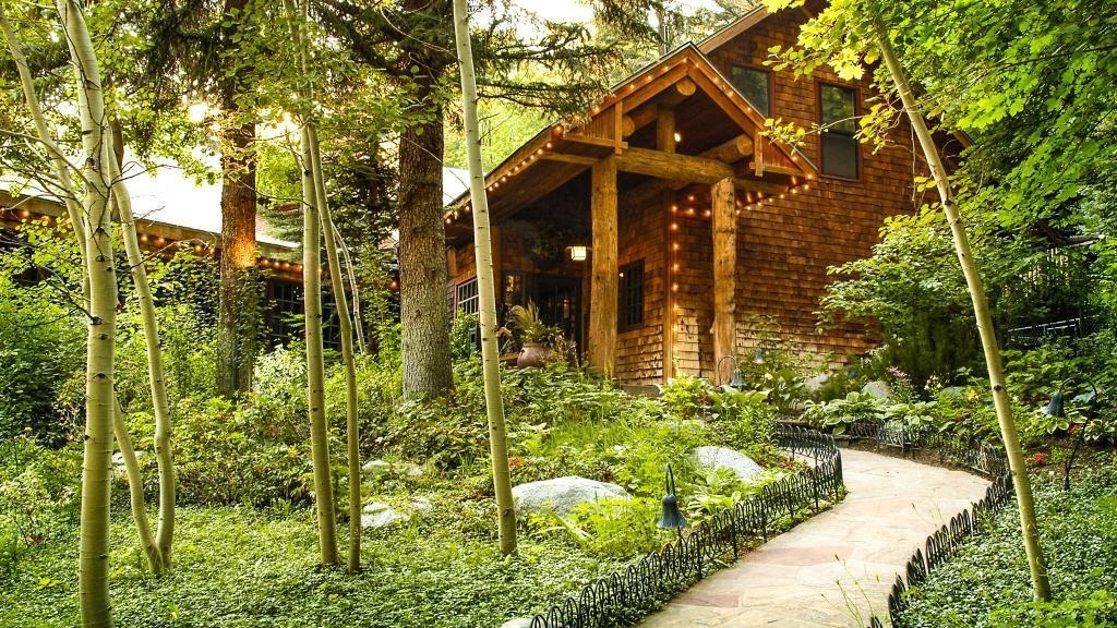 The Wedding Website of Annie Kendell and Calvin Armstrong