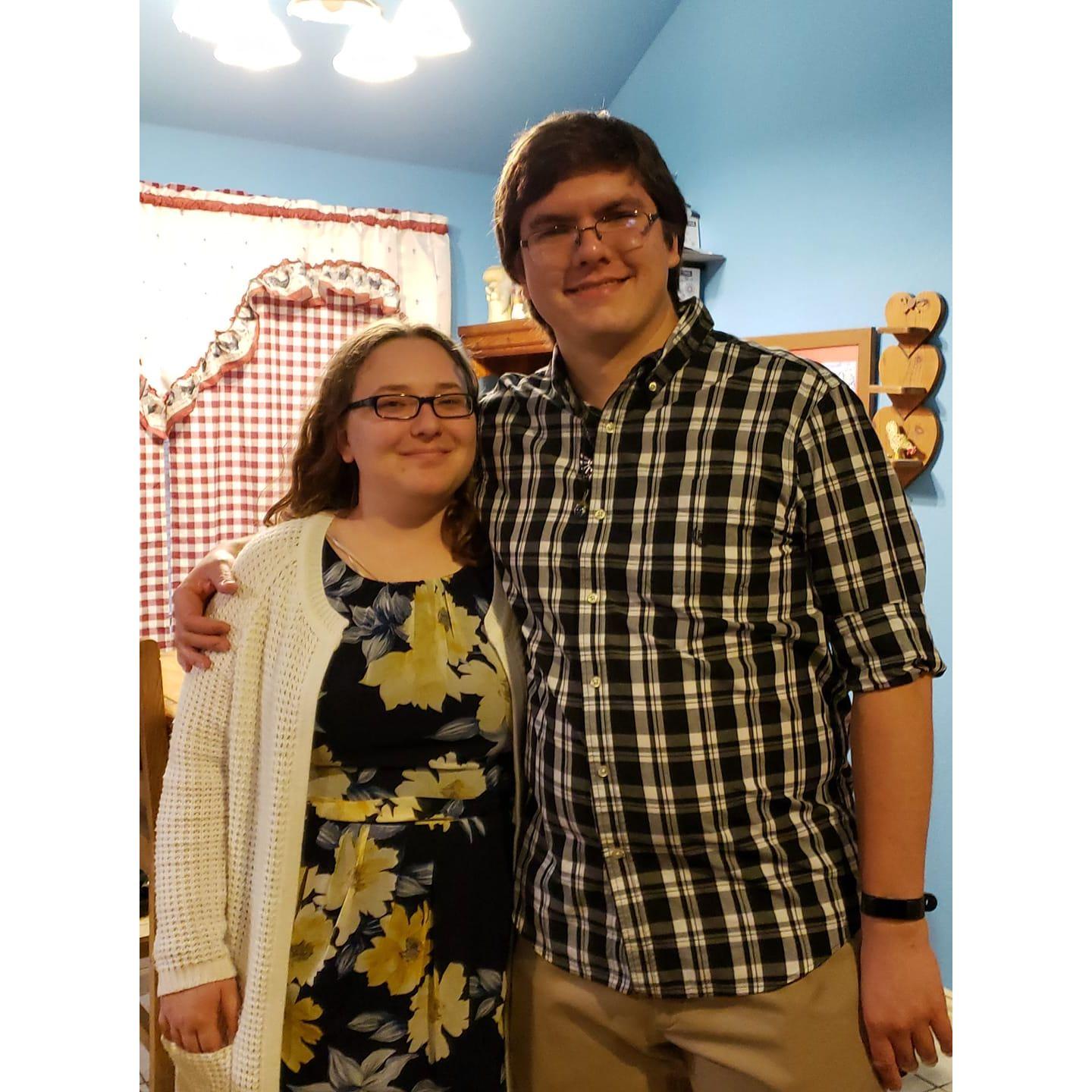 Austin and Joplyn visiting his mom in 2019.