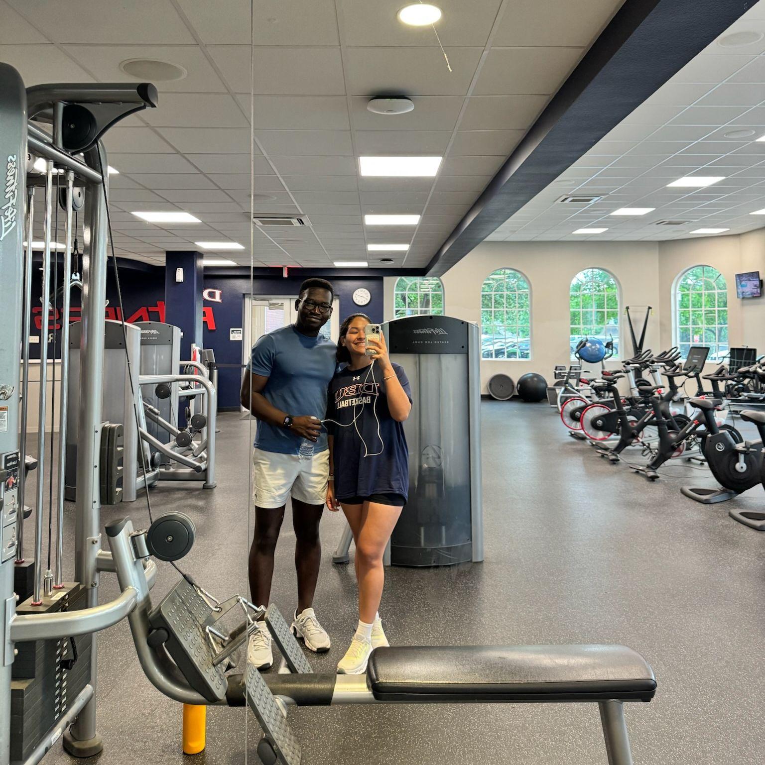 Our first time at the gym together, now we go everyday at 5 am. (It took Exo almost 9 months to convince Vale)