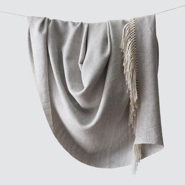 Diamanta Alpaca Throw in Dove Grey