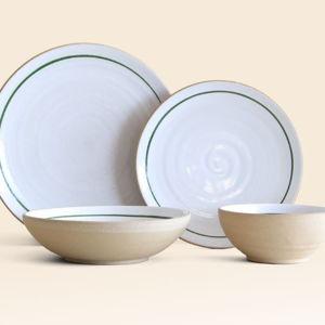 Jono Pondolfi Coupe 16-Piece Place Setting (Toasted / Green Banded)