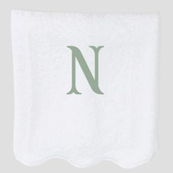 Green and White Scalloped Monogrammed Plush Luxury Scallop Bath Towel | Weezie