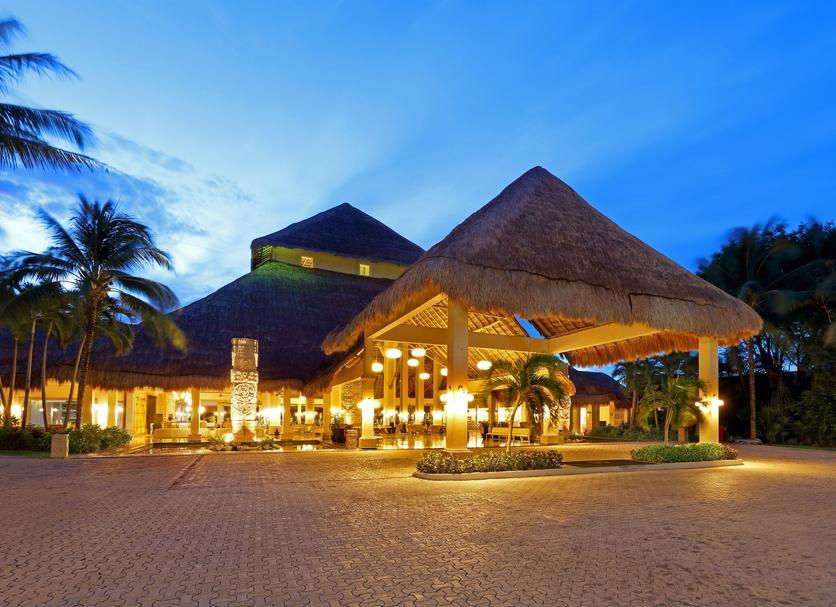 The Wedding Website of Hillary Villanueva and Edwin Ramos