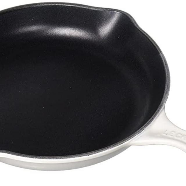 Le Creuset LS2024-2316 Enameled Cast Signature Iron Handle Skillet, 9", White
