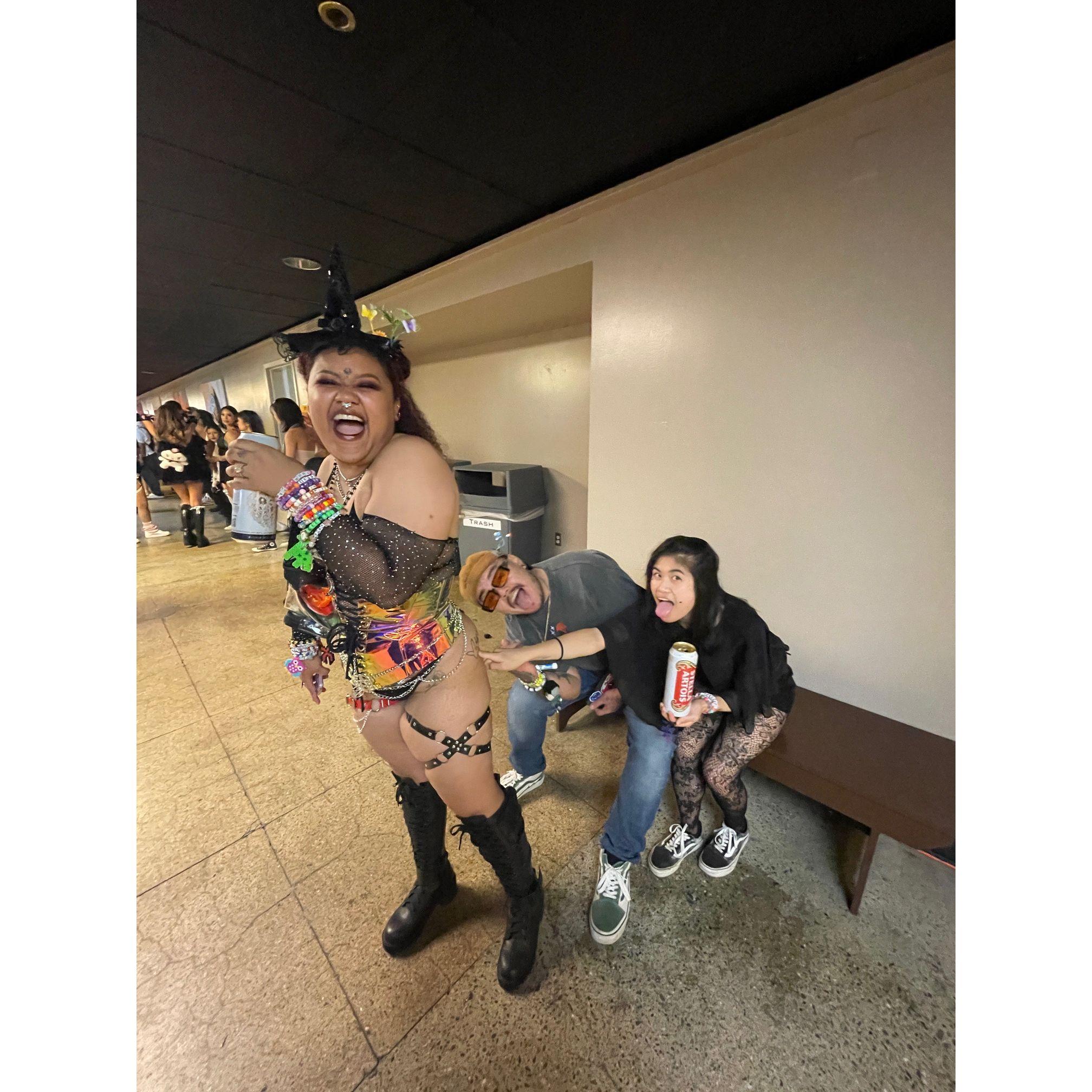 hehe they touched the butt