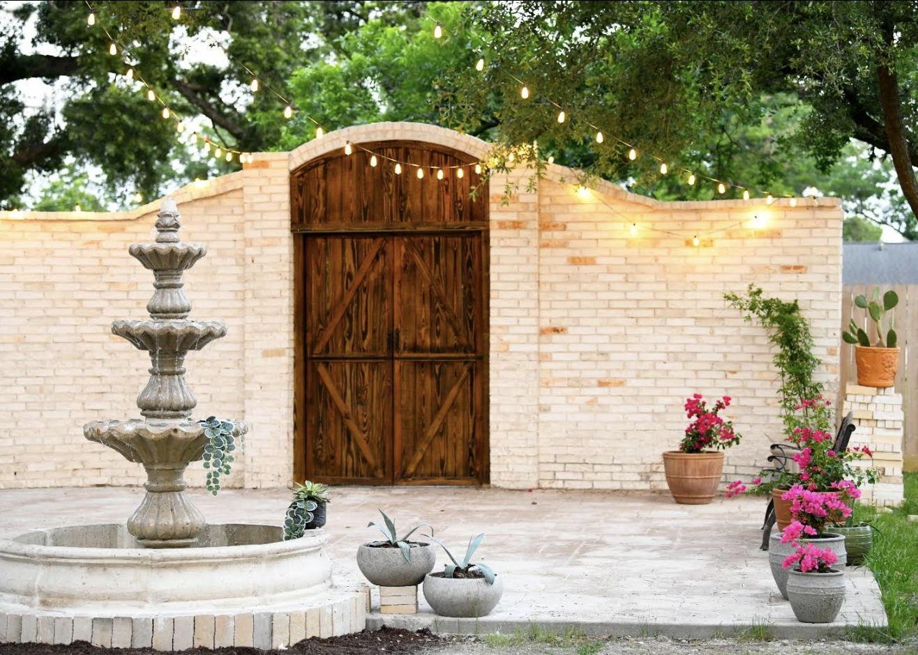 The Wedding Website of Ana Karen Miranda and Thomas James Brooks