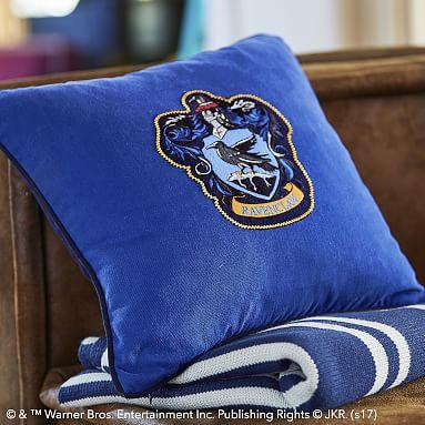 HARRY POTTER™ House Patch Ravenclaw™ Pillow Cover