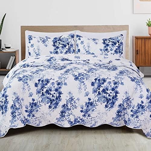 Great Bay Home 3-Piece Reversible Quilt Set with Shams. All-Season Microfiber Bedspread with Floral Print Pattern. Jacqueline Collection (Full/Queen)