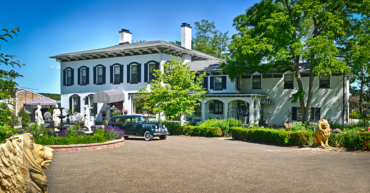 The Wedding Website of Libby Zagar and Graham Brennan