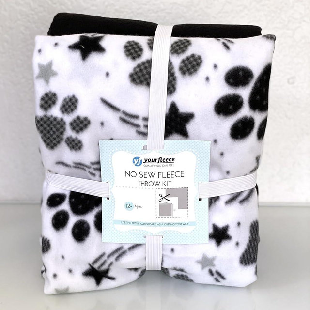 Pet Paw Prints Designs Anti-Pill Premium No-Sew Throw Fleece Fabric Kit (50x60)
