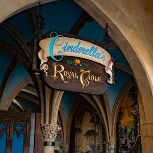 Honeymoon Cinderellas Royal Table Dinner