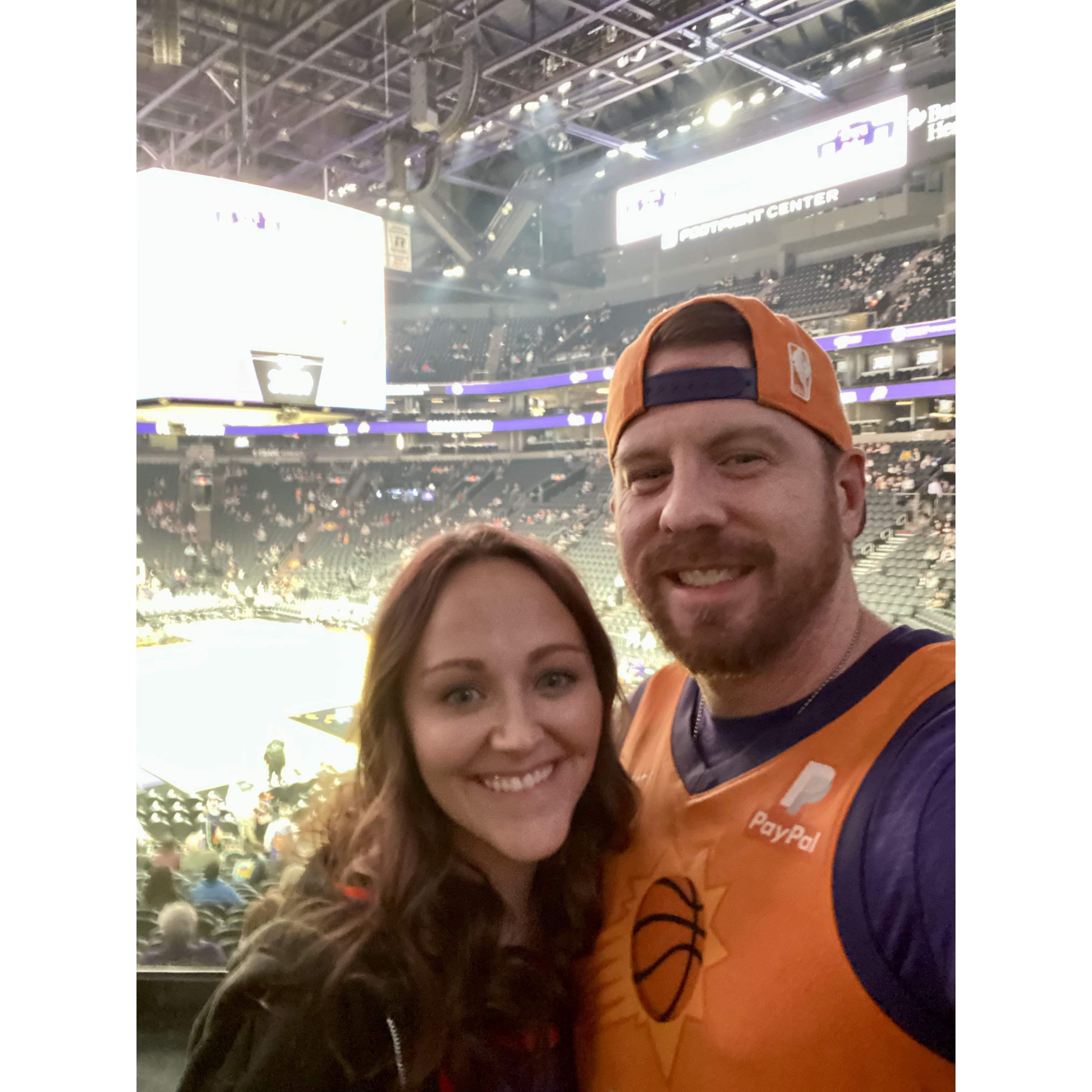 Jim teaching me to enjoy Suns basketball!