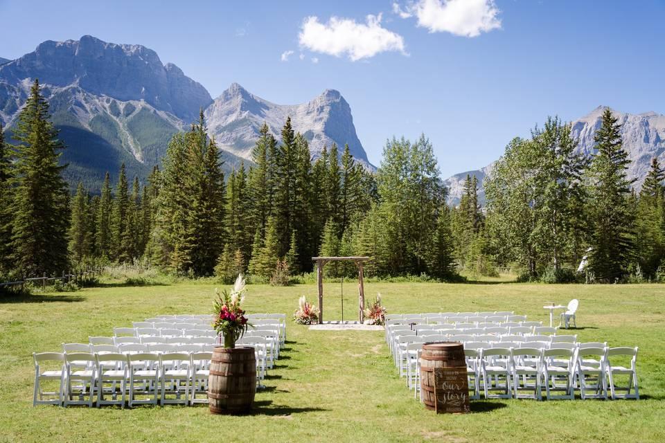 The Wedding Website of Shannon Taylor and Connor Robertson