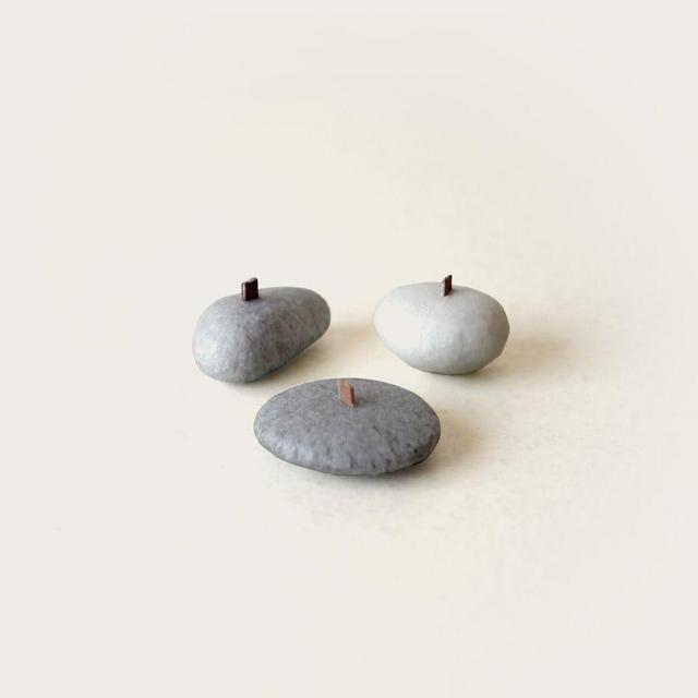 Pebble candles