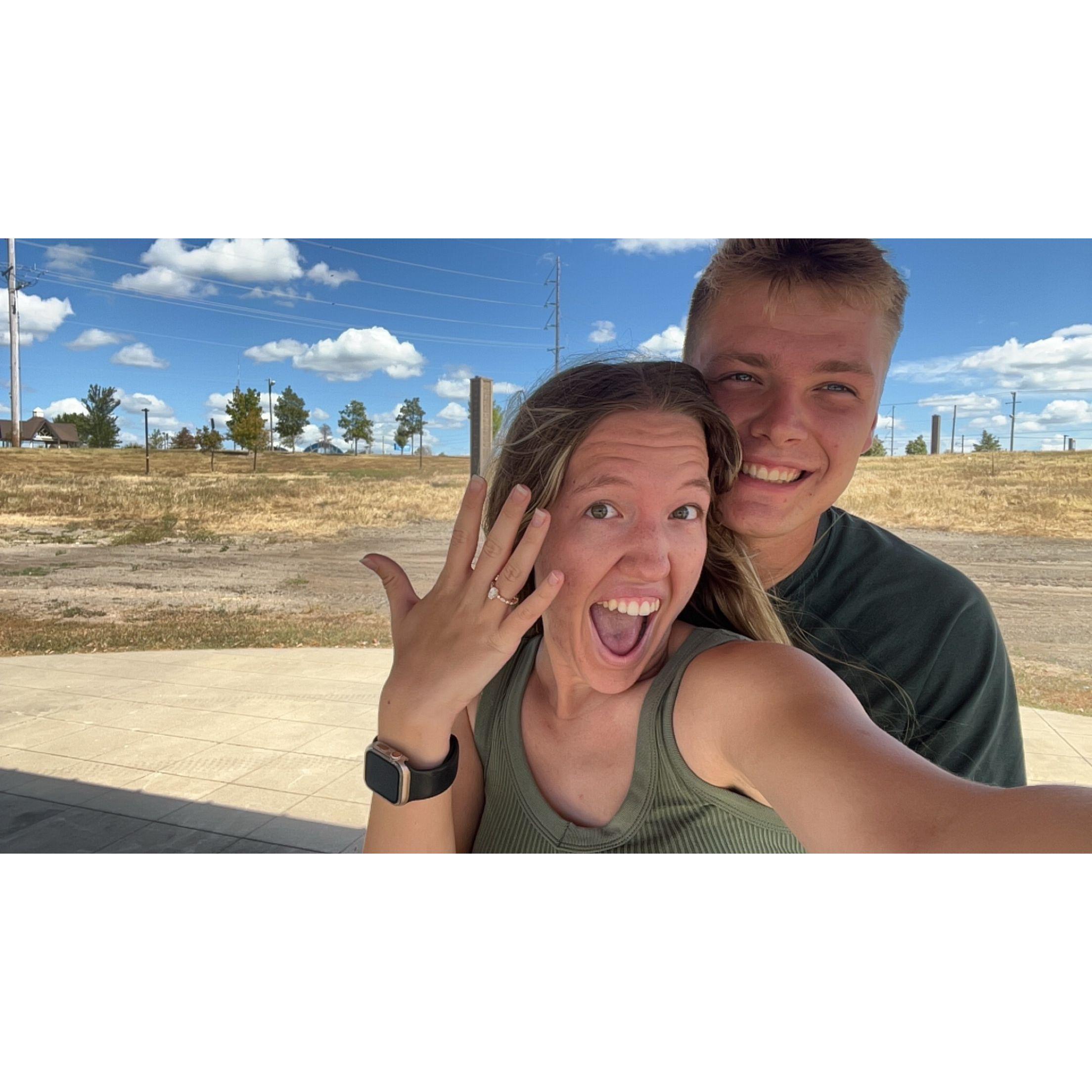 We're engaged!!!!!!