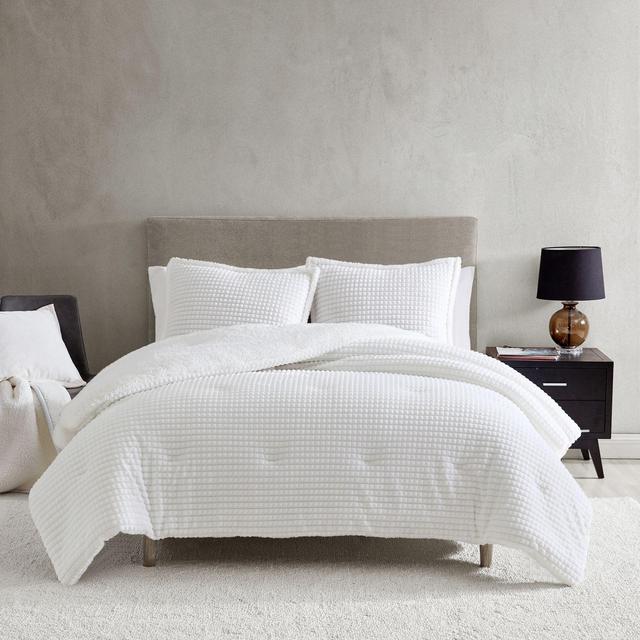 UGG® Avery 3-Piece Reversible Full/Queen Comforter Set in Snow Rivet