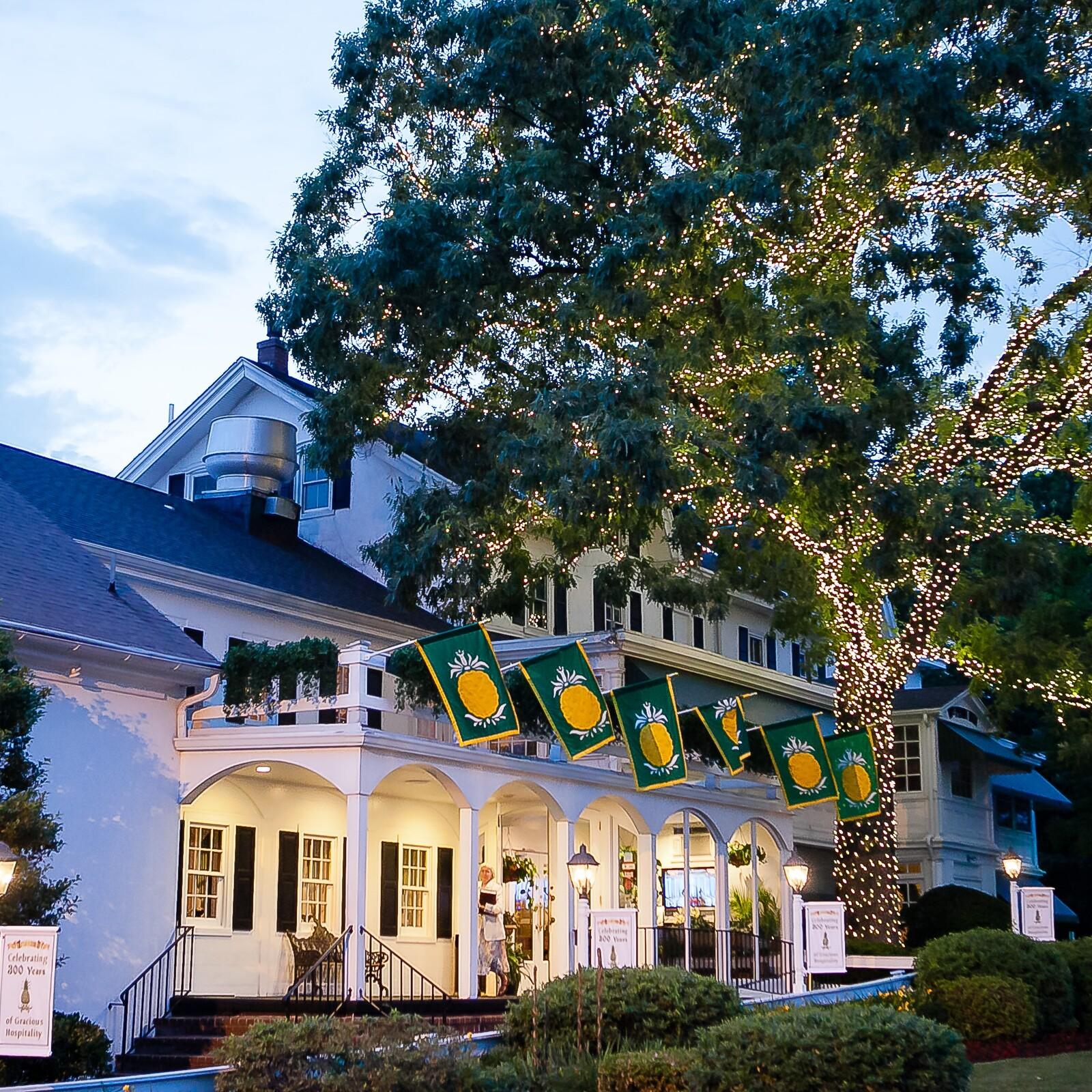 The Wedding Website of Courtney Logan and Edward Lampart