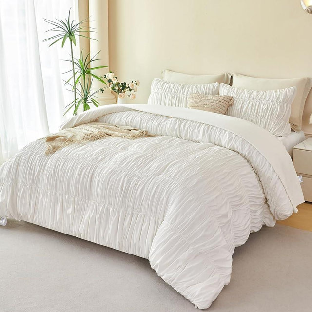 PERFEMET White Bedding Queen Size Set, 5 Pieces Fluffy Ruched Comforter (90"x90"), Luxury Soft Boho Chic Ruffled Bed in a Bag with Sheet, All Season Farmhouse Pleated Texture Bed Sets(White, Queen)