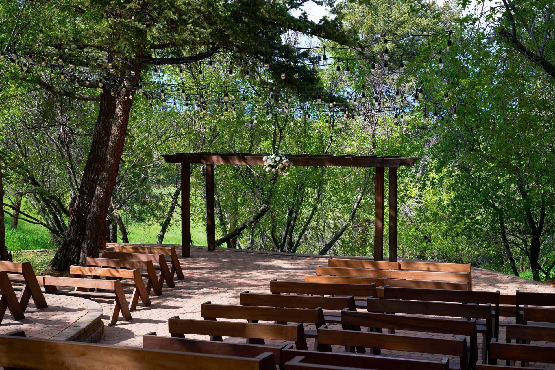 The Wedding Website of Amy Jones and Mark Frazier