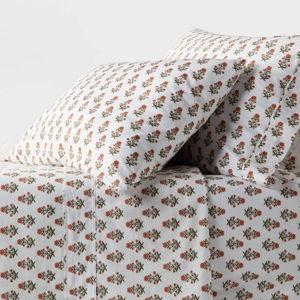 Queen 250 Thread Count Organic Percale Sheet Set Mum Flower - Threshold™: GOTS Certified, Teen & All Ages, 4-Piece