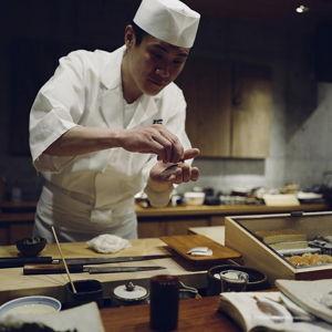 Cena Omakase con maridaje de sake