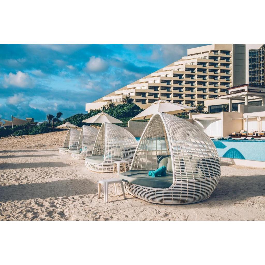 Hotel Beach Area