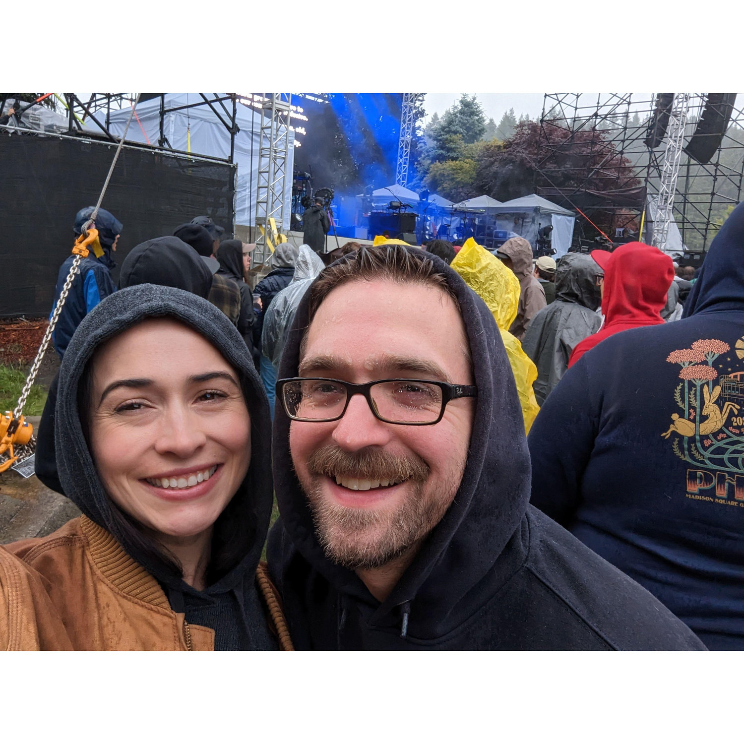 Rainy concert at Remlinger Farms