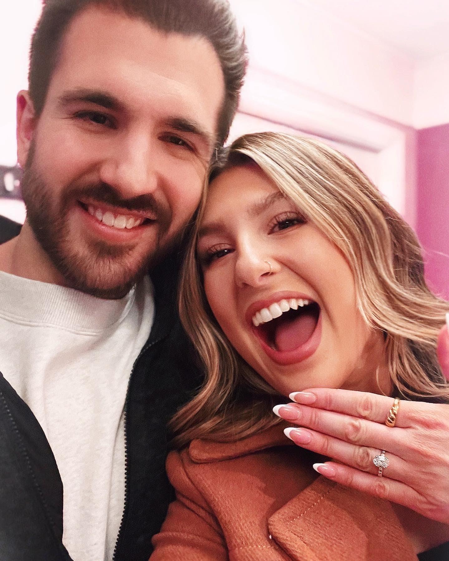 The Wedding Website of Kaileigh Rowell and Brook Krajcirik