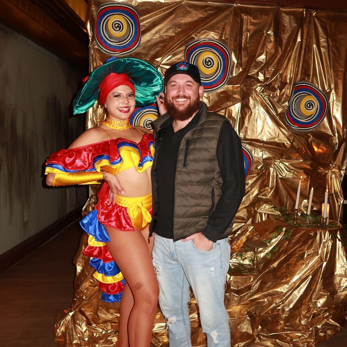 Alex watching Fabi dancing for the first time!