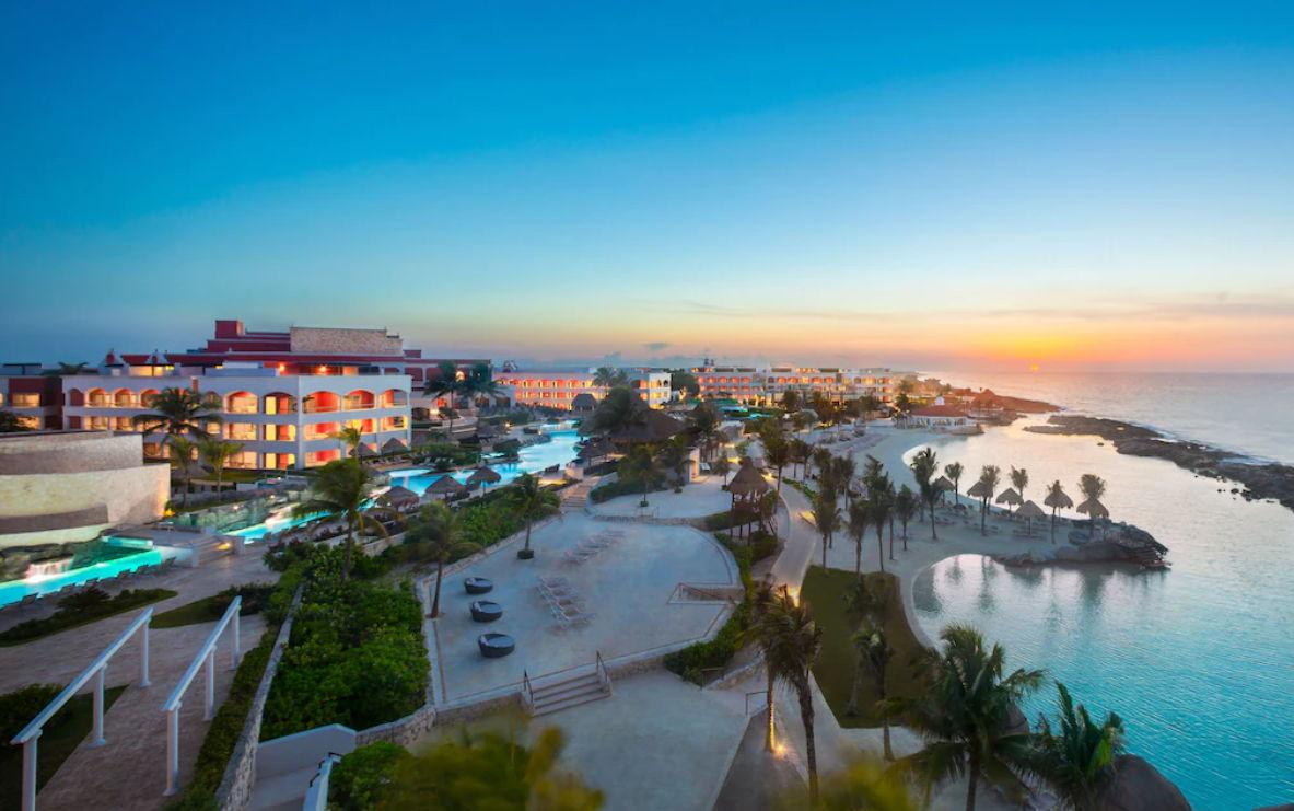 The Wedding Website of Alexia Davila and Nikolay Minkov