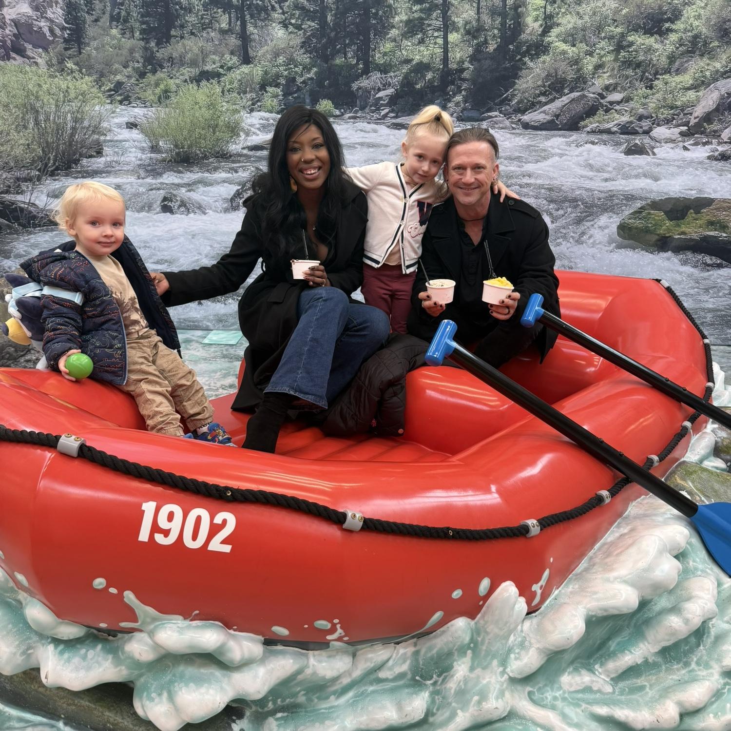 More fun at Scheels with the grandbabies😇🥰