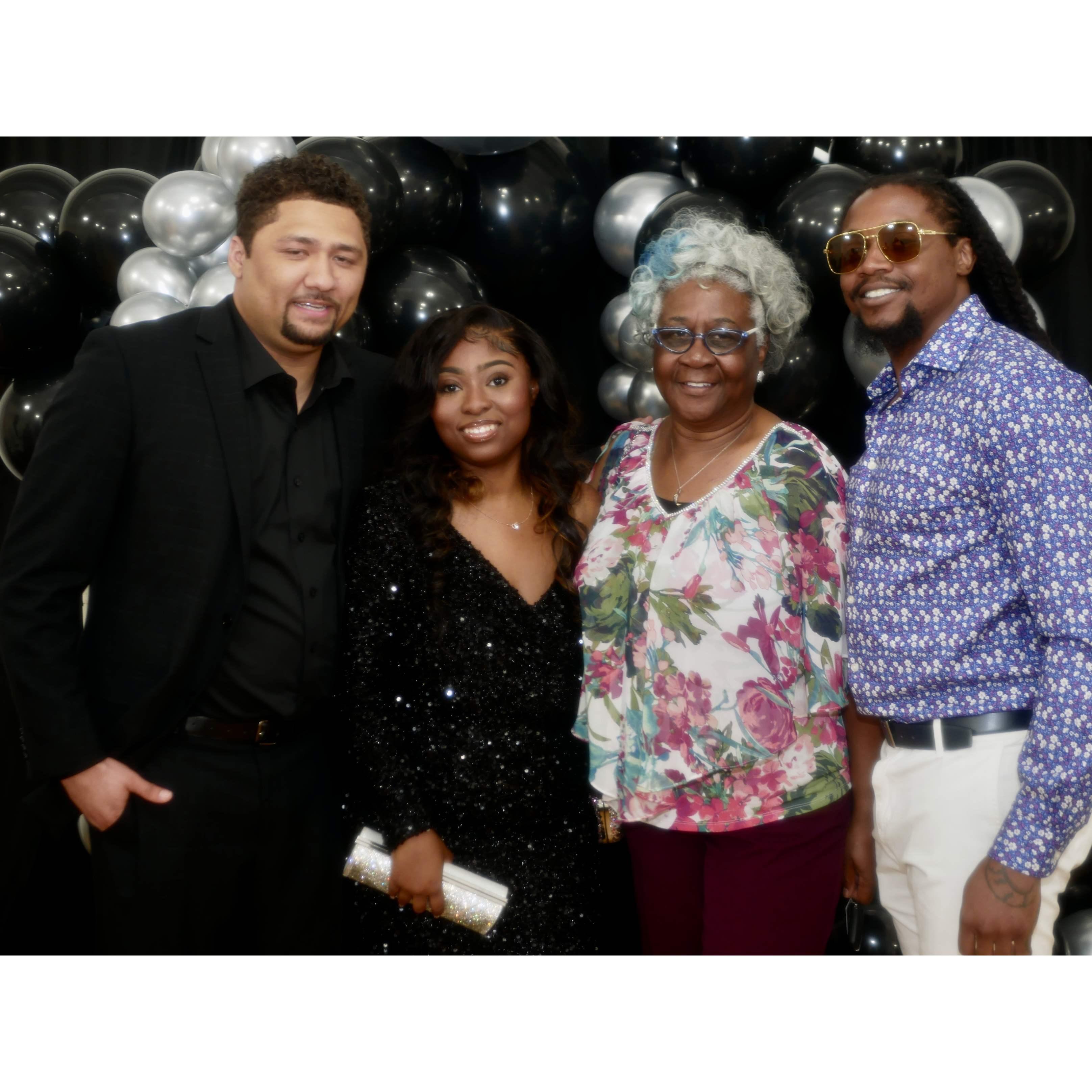 Our Engagement Party 07/03/2022: Family!