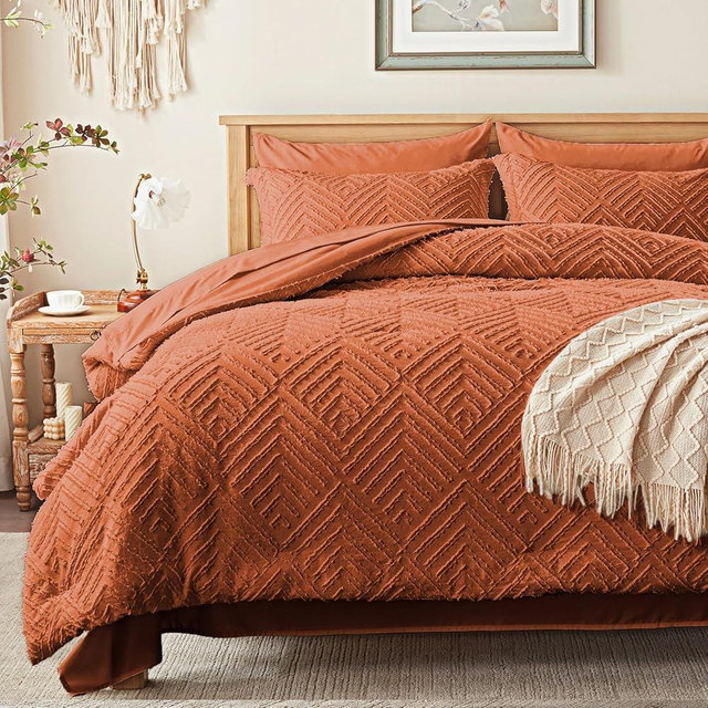 Zzlpp Queen Comforter Set 7 Pieces, Burnt Orange Tufted Bed in a Bag with Comforter, Pillow Shams, Pillowcases, Flat Sheet, Fitted Sheet