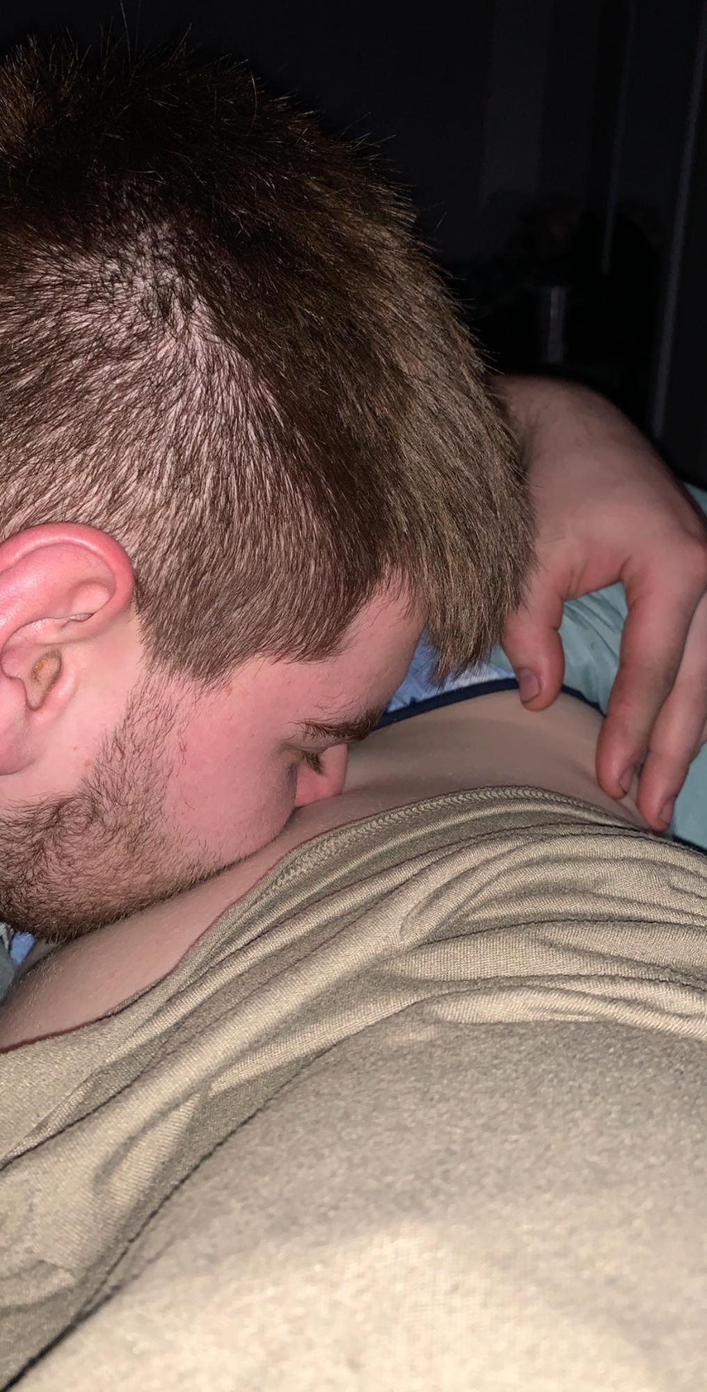 First ever belly kiss from daddy.