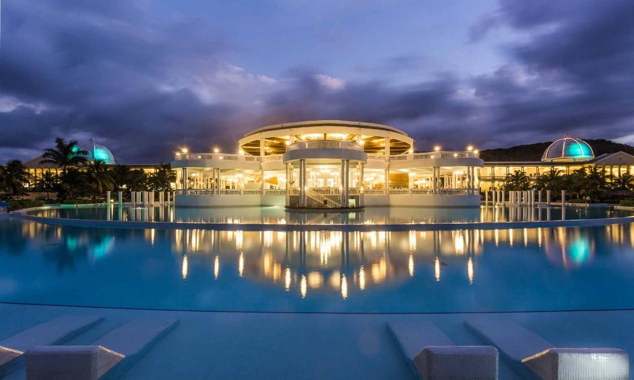 The Wedding Website of Bre'Shey Bailey and Nolan Tolbert