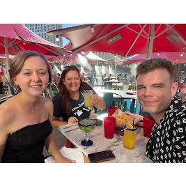 Margs with Amanda's Mom—cheers to great times and even better company! 🍹💖