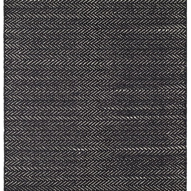 Dash and Albert Herringbone Cotton Area Rug - 5' x 8' Black Geometric Handwoven Accent Rug - Durable, Lightweight, High Traffic Areas Hallway, Bedroom, Stairs