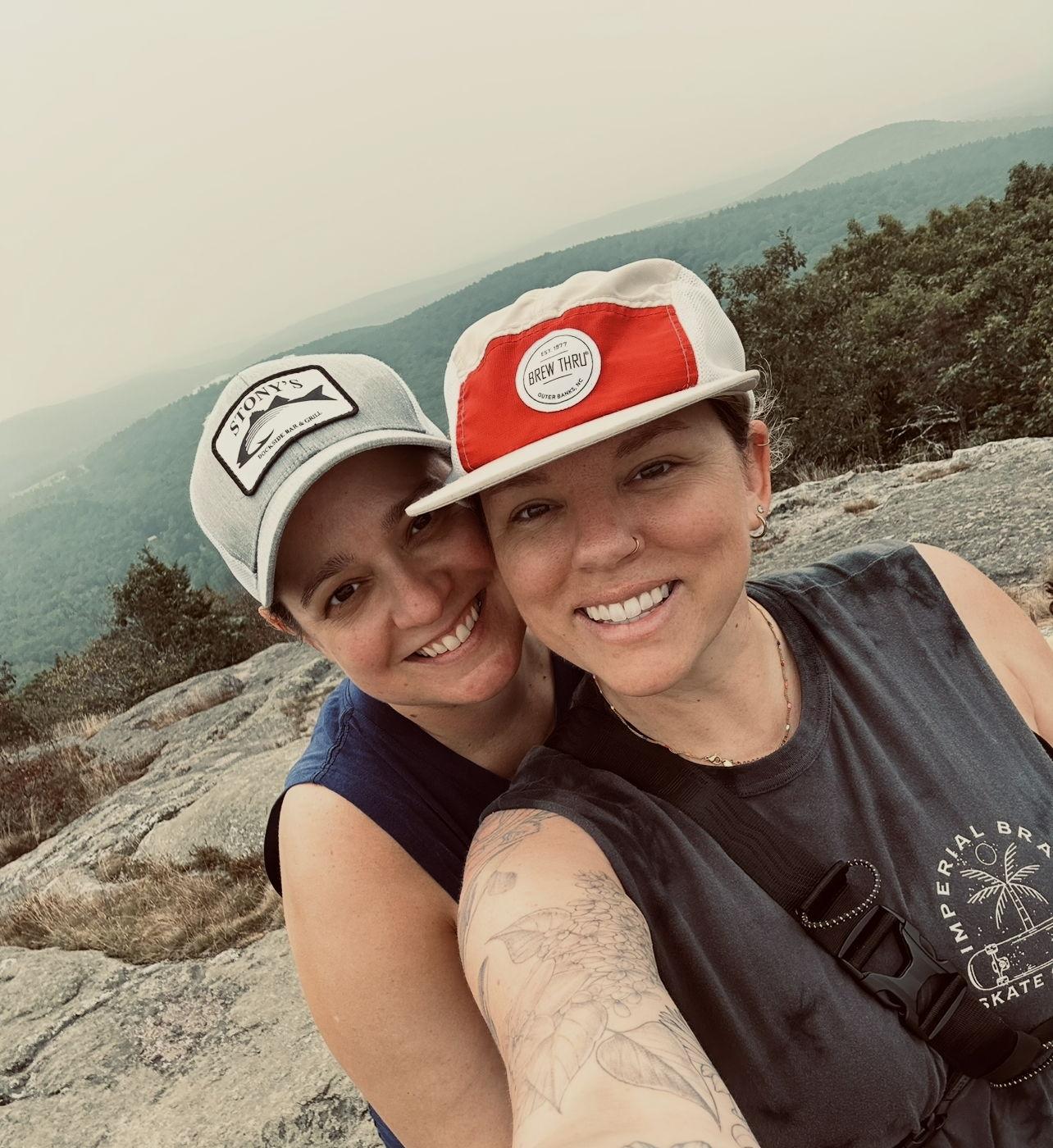 The Wedding Website of Emily Ufnal and Hope Luning