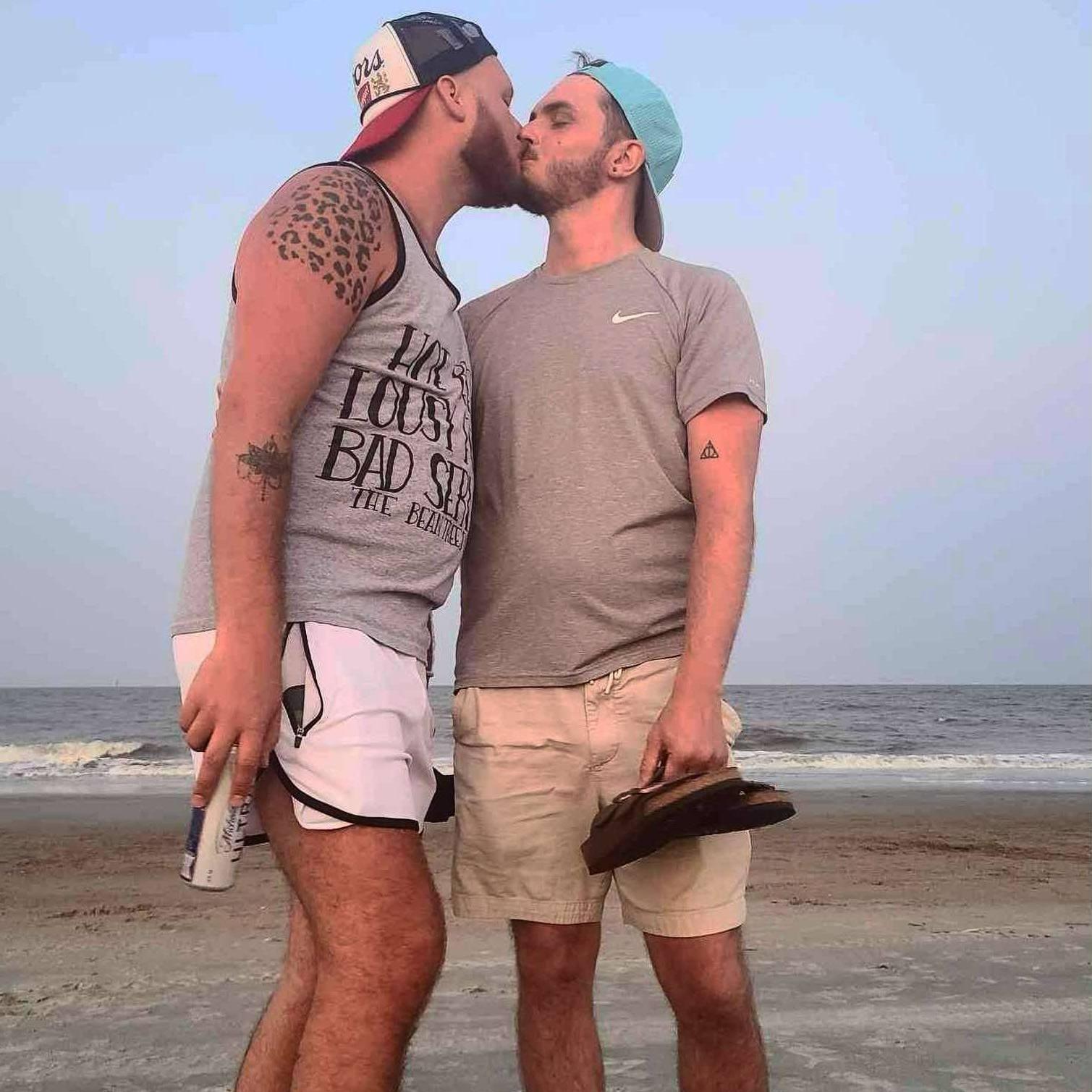 Sandy kisses, ocean wishes🌊❤️