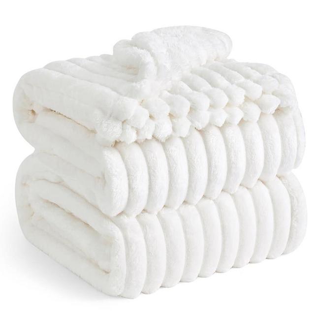 Bedsure California King Size White Fleece Blanket for Bed - Super Soft Cozy Blankets for Women, Cute Large Blanket for Girls, Off White 102x96 Inches