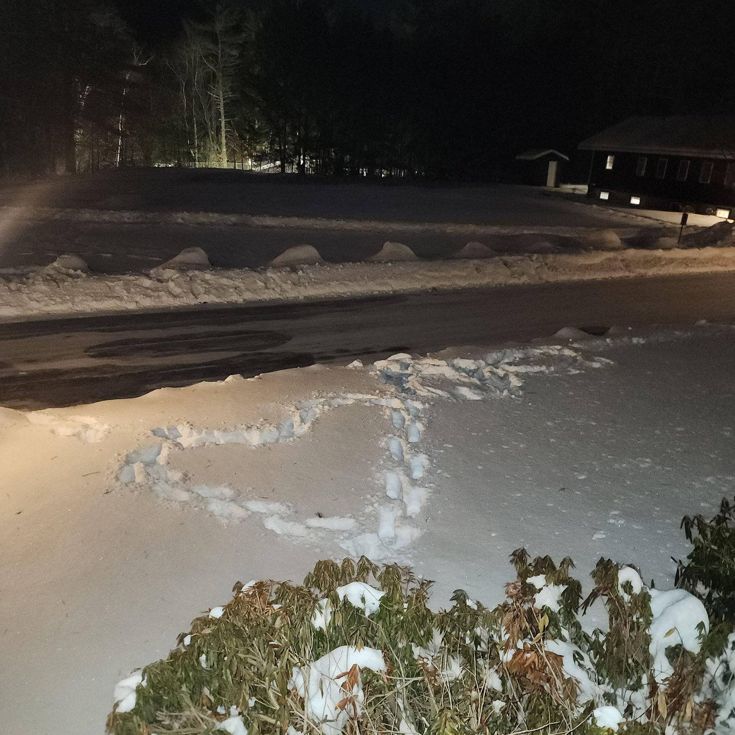 Keenan made a heart in the snow during snowcamp when Elora was counseling :)