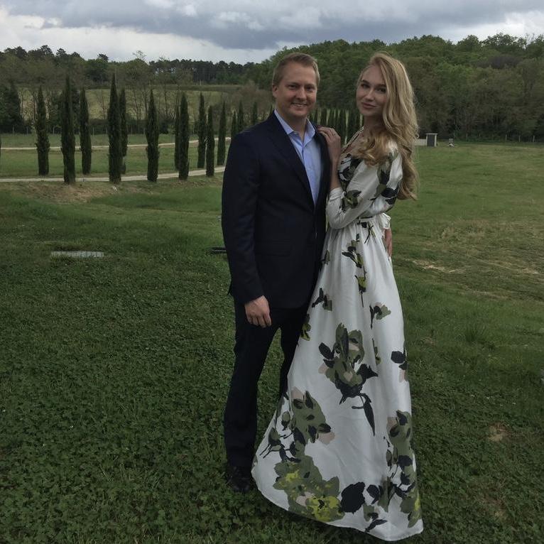 Arezzo, Apr'17.
Season 2 Episode 3. 
Our first adventure in Italy - country that we both adore. 
The wedding in Tuscany.
One we attended as guests.