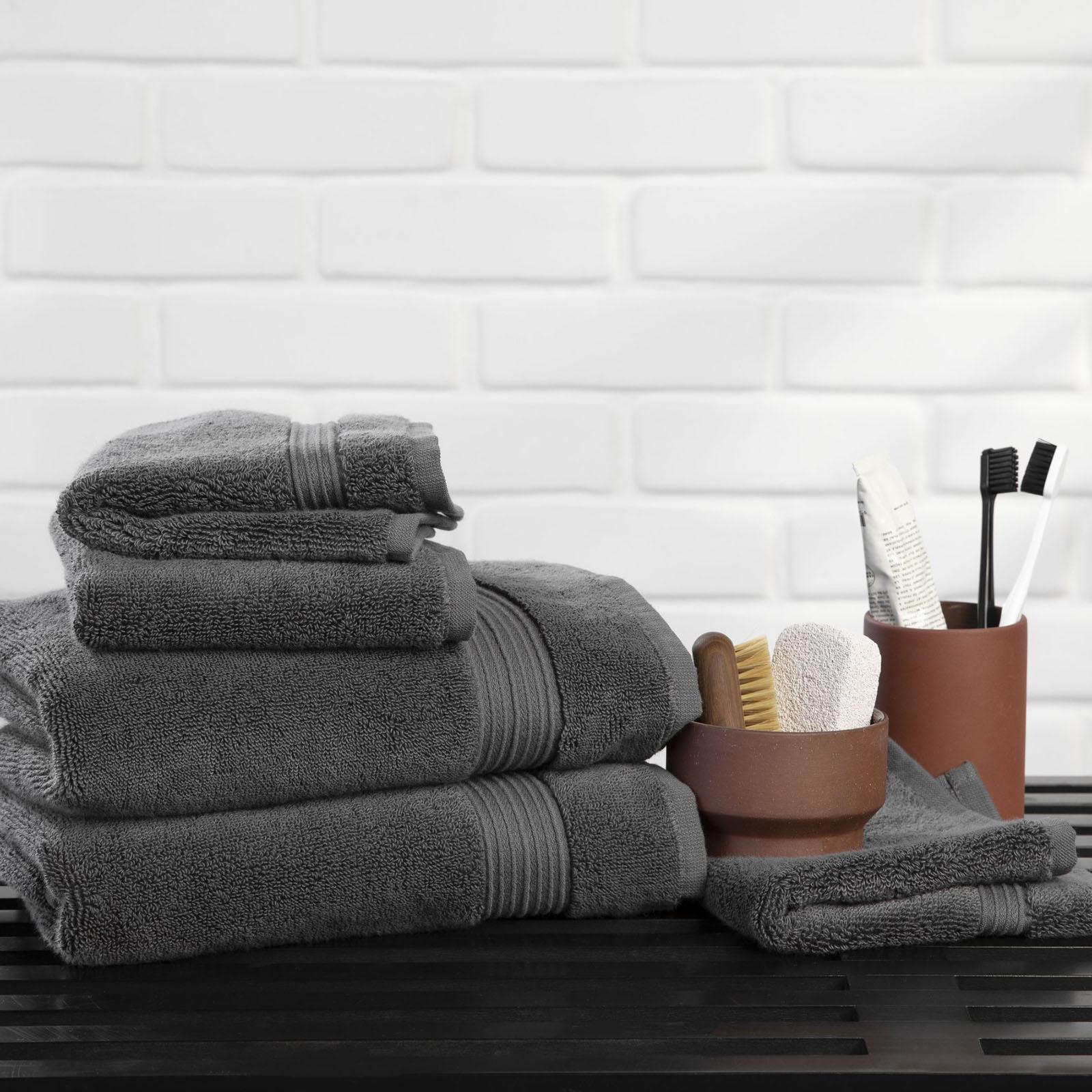 Parachute, Classic Bath Towel, Set of 2 Zola