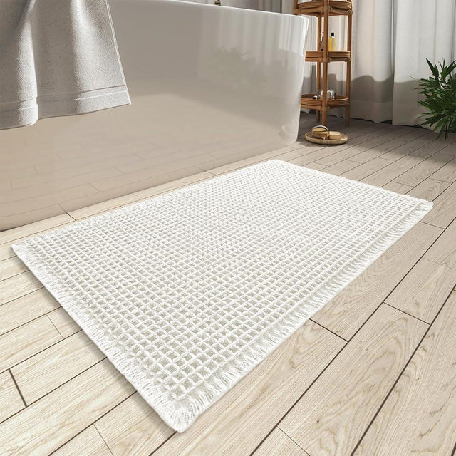 AMOAMI Upgraded Waffle Bath Mat, Super Absorbent Non Slip Bath Mats for Bathroom Floor, Machine Washable Bathroom Rugs with Tassels, Rubber Backed Bathroom Mats, Ultra Soft, 20" x 32", White